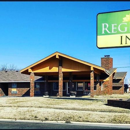 Regency Inn Iola Exterior foto